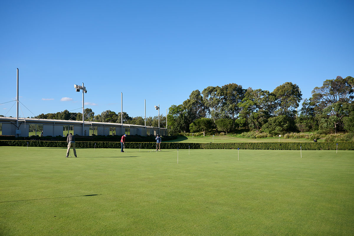 Putting green and practice facilities in Heatherton